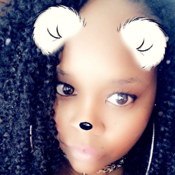 Meet your Posher, Gladys - Picture 1 of 1